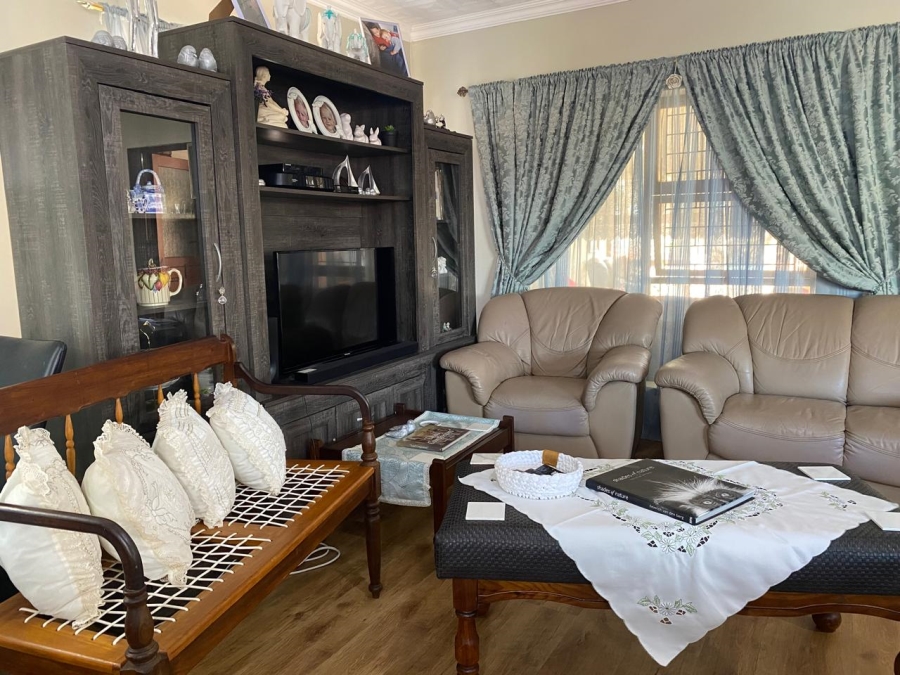 3 Bedroom Property for Sale in Deoville Park Western Cape